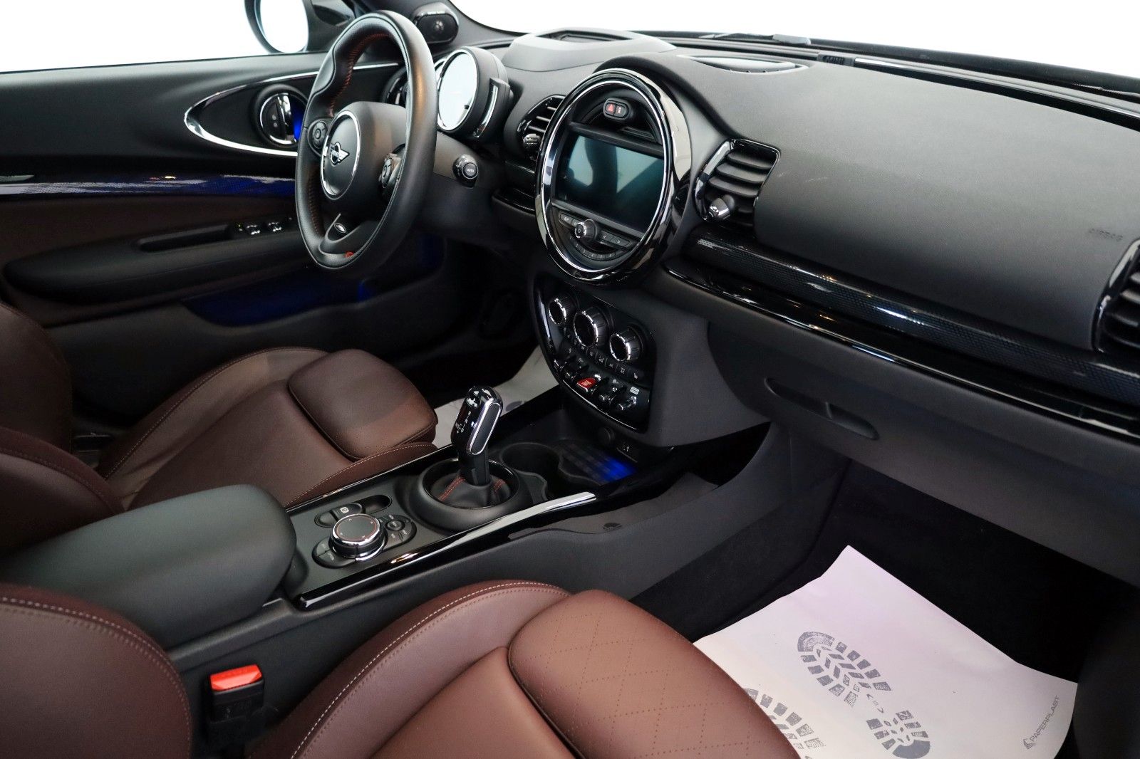 Fahrzeugabbildung MINI Clubman Cooper S All4 JCW Leder,Navi,LED,PanDach