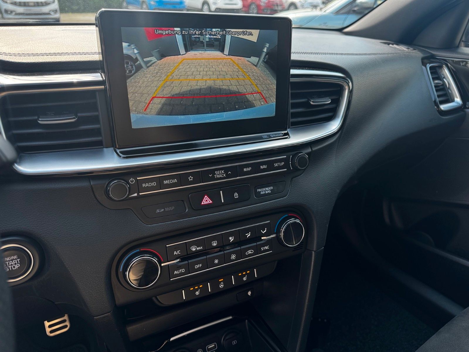 Fahrzeugabbildung Kia Ceed 1.4 GT-LINE GLASDACH NAVI KAMERA SITZHEIZUN