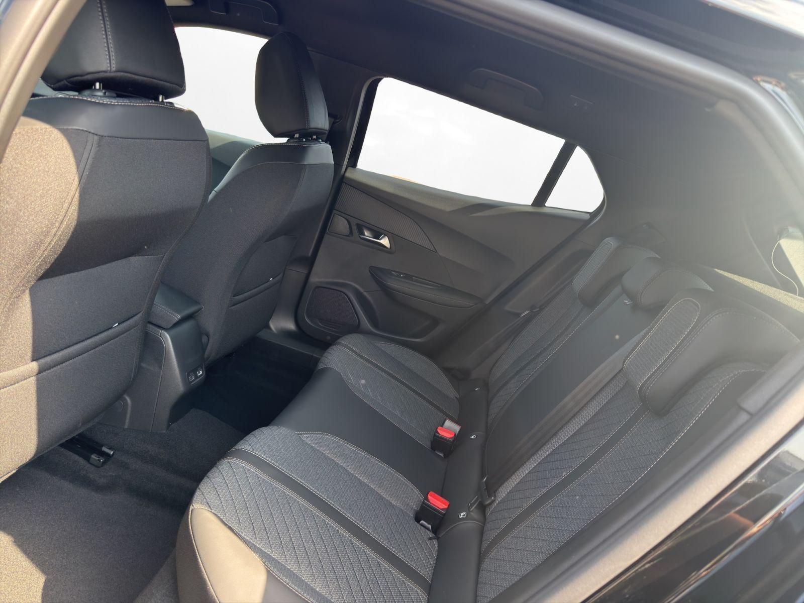Peugeot 2008 Allure 100 Deutsches Fahrzeug Fast Vollauss