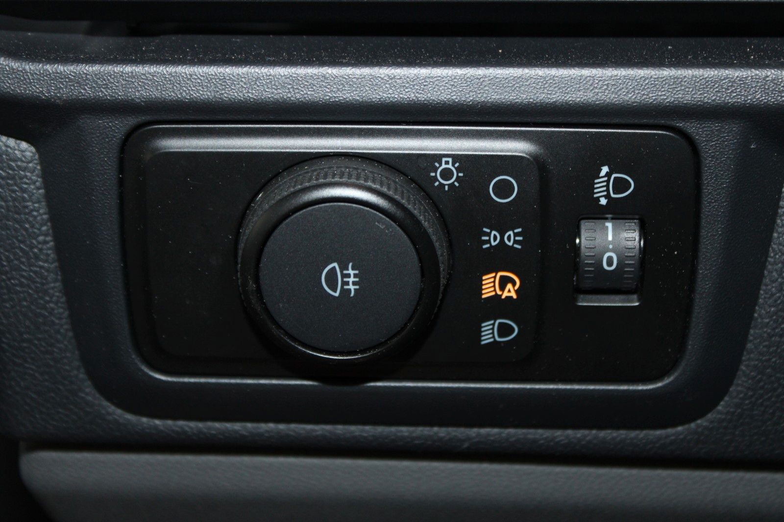 Fahrzeugabbildung Ford Transit Custom L2 TREND AHK LED TechnologiePak2