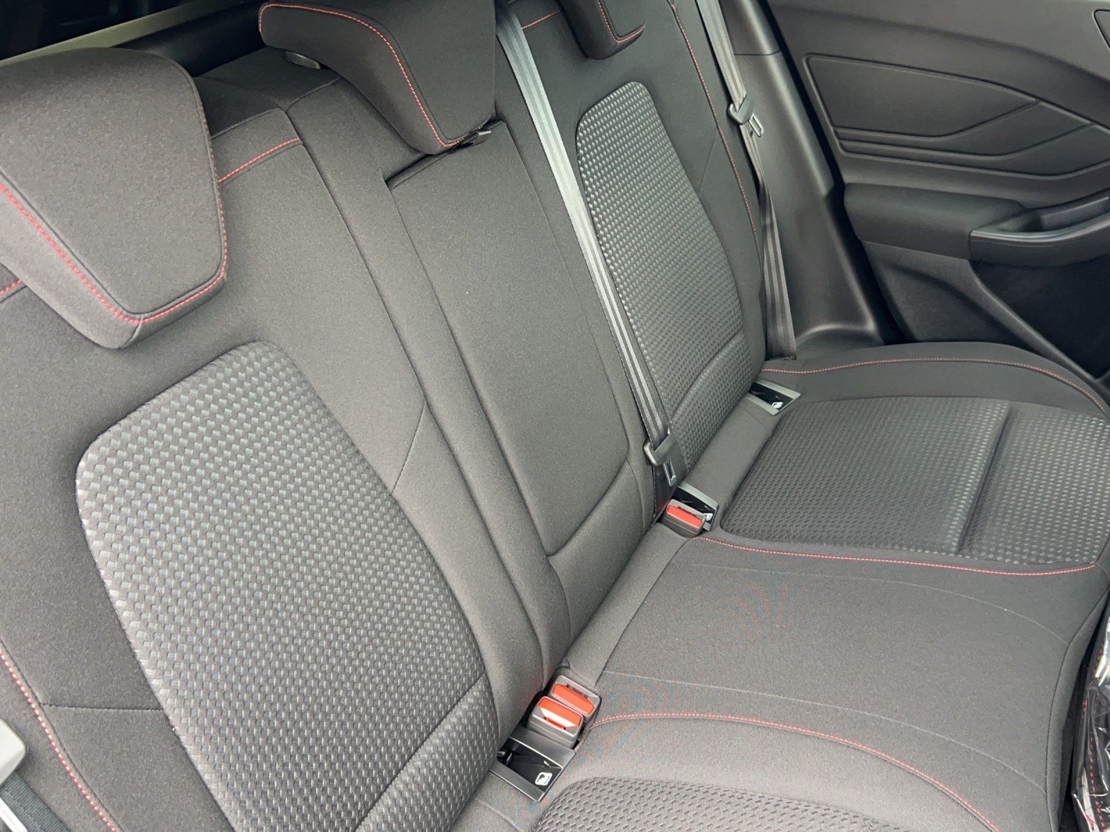 Fahrzeugabbildung Ford Focus ST-Line X Turnier Winter Paket HUD Navi