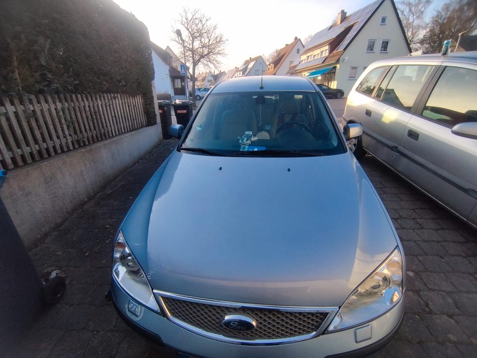 Ford Mondeo 2004 — вигляд ззаду
