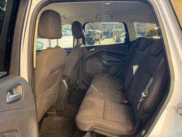 Ford Kuga - 10