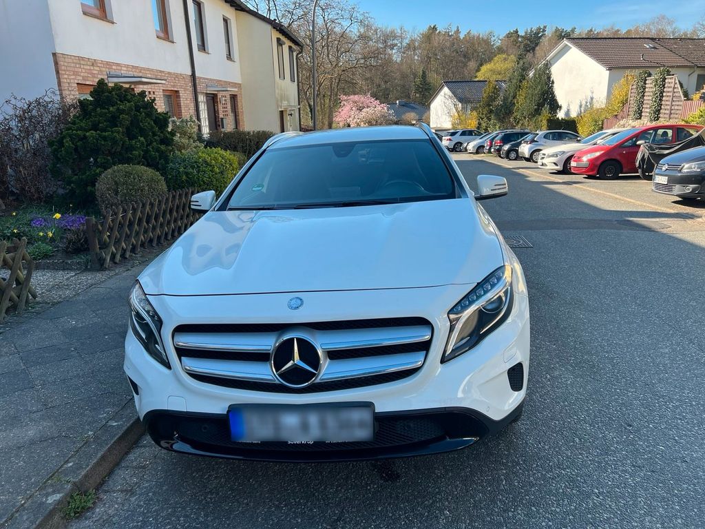 Image of Mercedes-Benz GLA 200