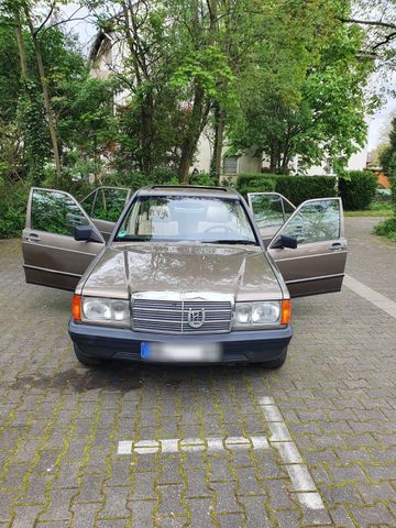 Mercedes-Benz Mercedes benz 190 E Holdtimer