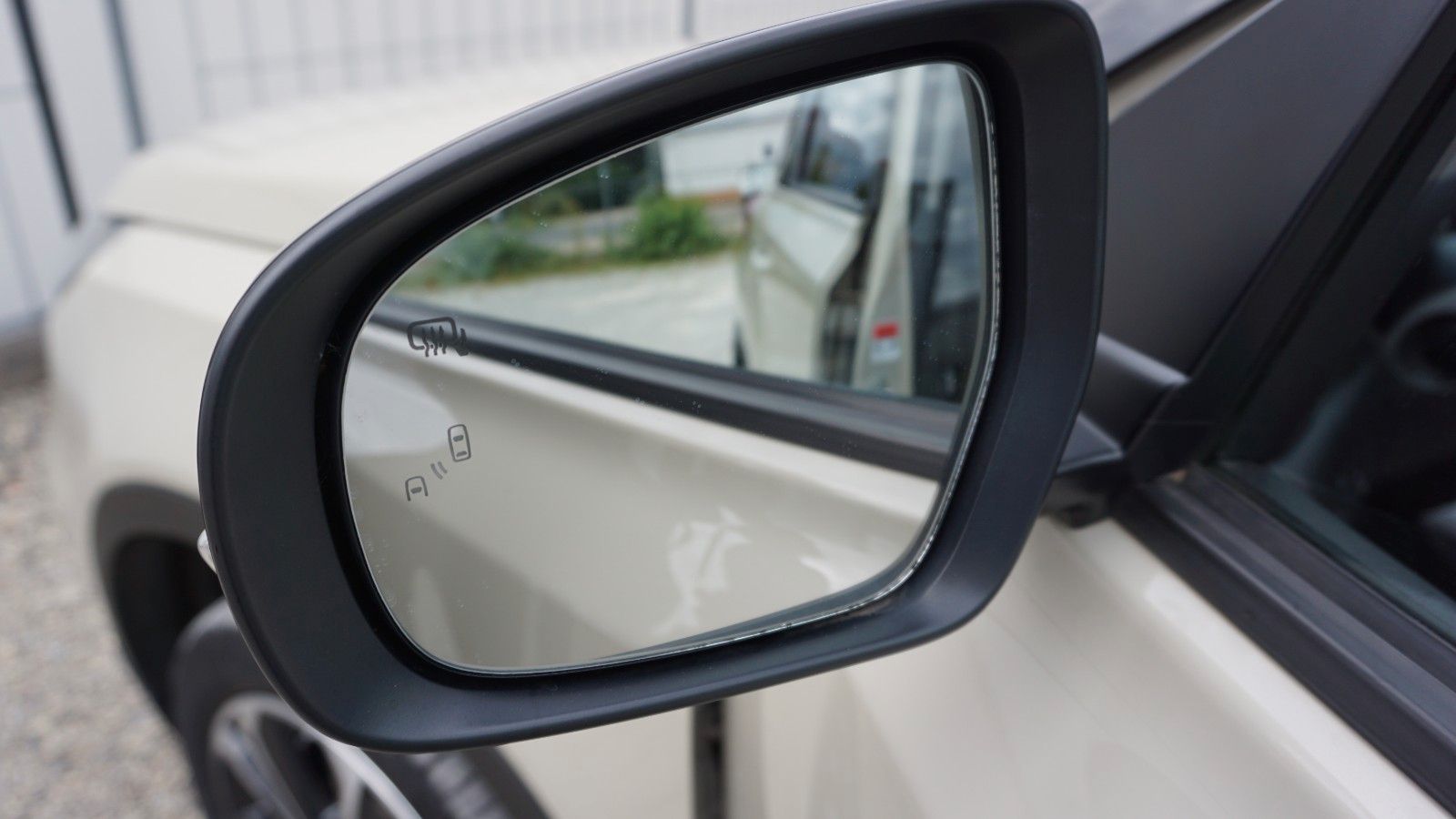 Fahrzeugabbildung Suzuki Vitara 1.4 Mild-Hybrid Comfort+ 4x4, Navi, LED
