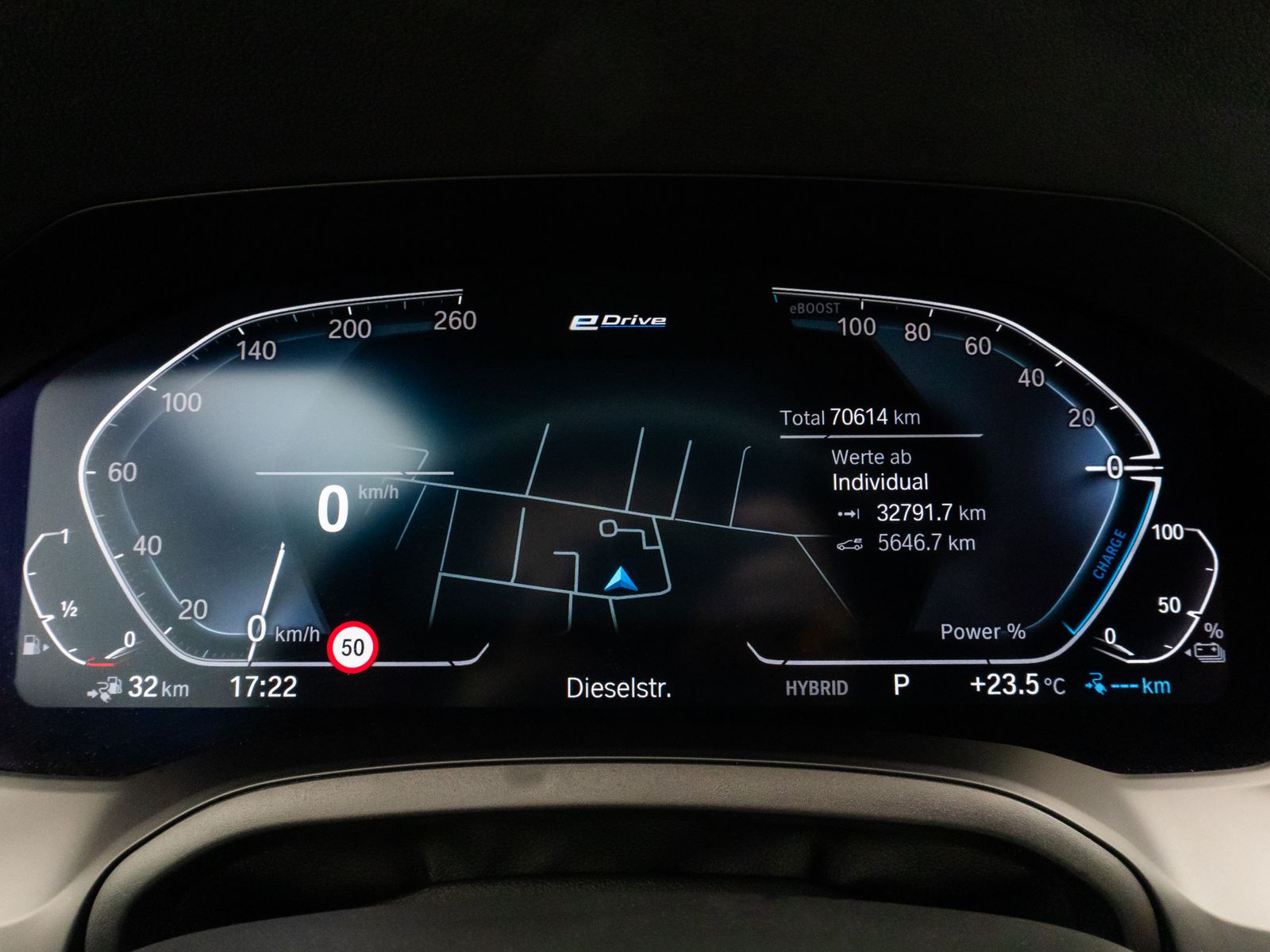 Fahrzeugabbildung BMW 320e Alarm LED DAB Panorama Leder M Sportleder