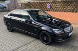 Mercedes-Benz C 200 - schwarze Mercedes-Benz 200