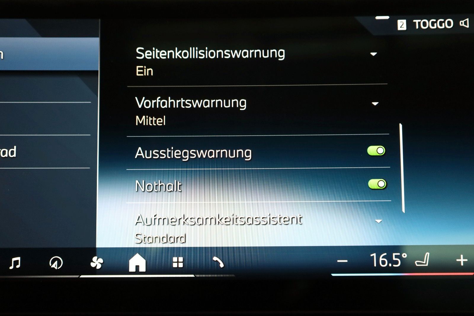 Fahrzeugabbildung BMW 520 d,Travel+Innov. Pak,Panorama,HUD, AHK el,+WR