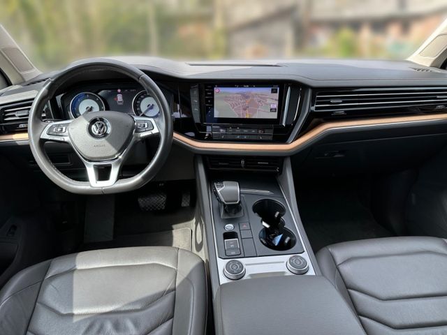 Touareg 4Motion V6 Atmosphere 3.0 TDI LED Leder 