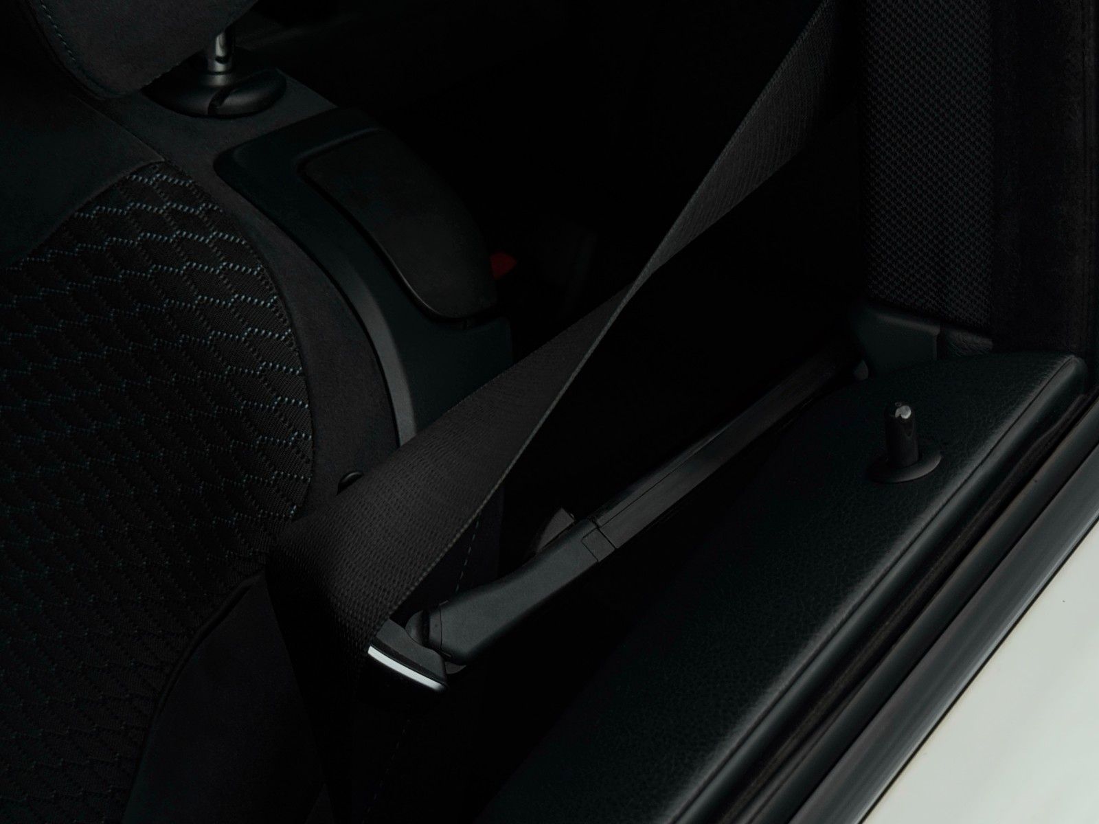 Fahrzeugabbildung BMW 430i Coupe M Sport Navi SHZ PDC Temp LED 19"