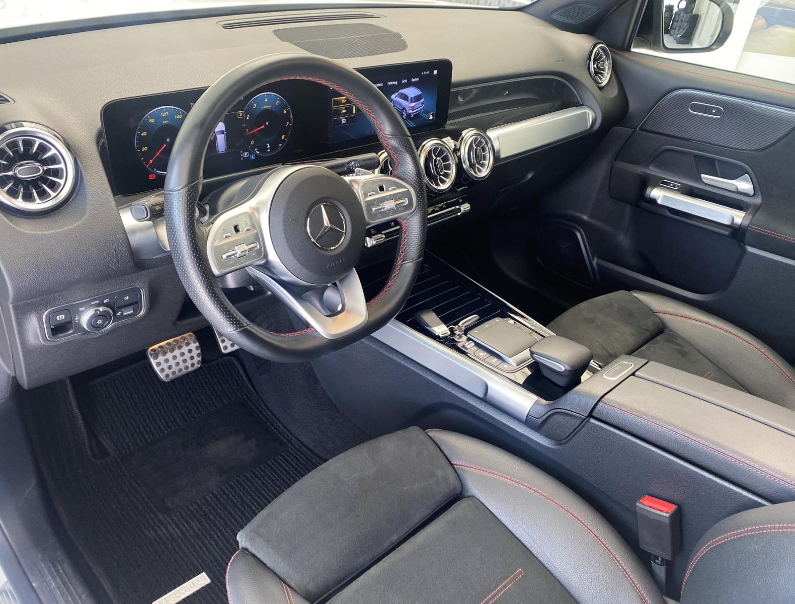 Mercedes-Benz GLB 200 4M 2.Hd AMG Line Pano LED Kam Nightpaket