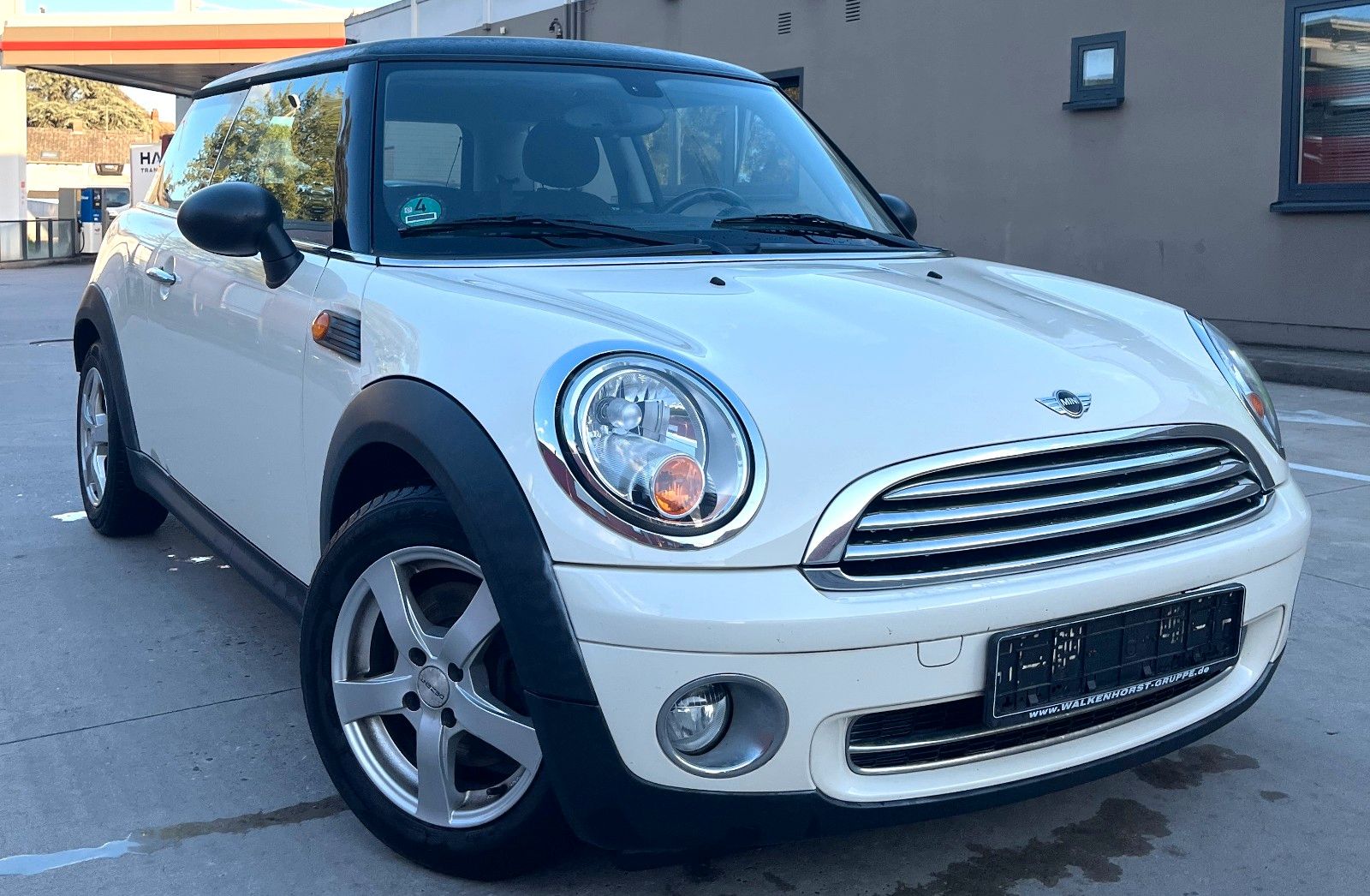 MINI ONE - 1