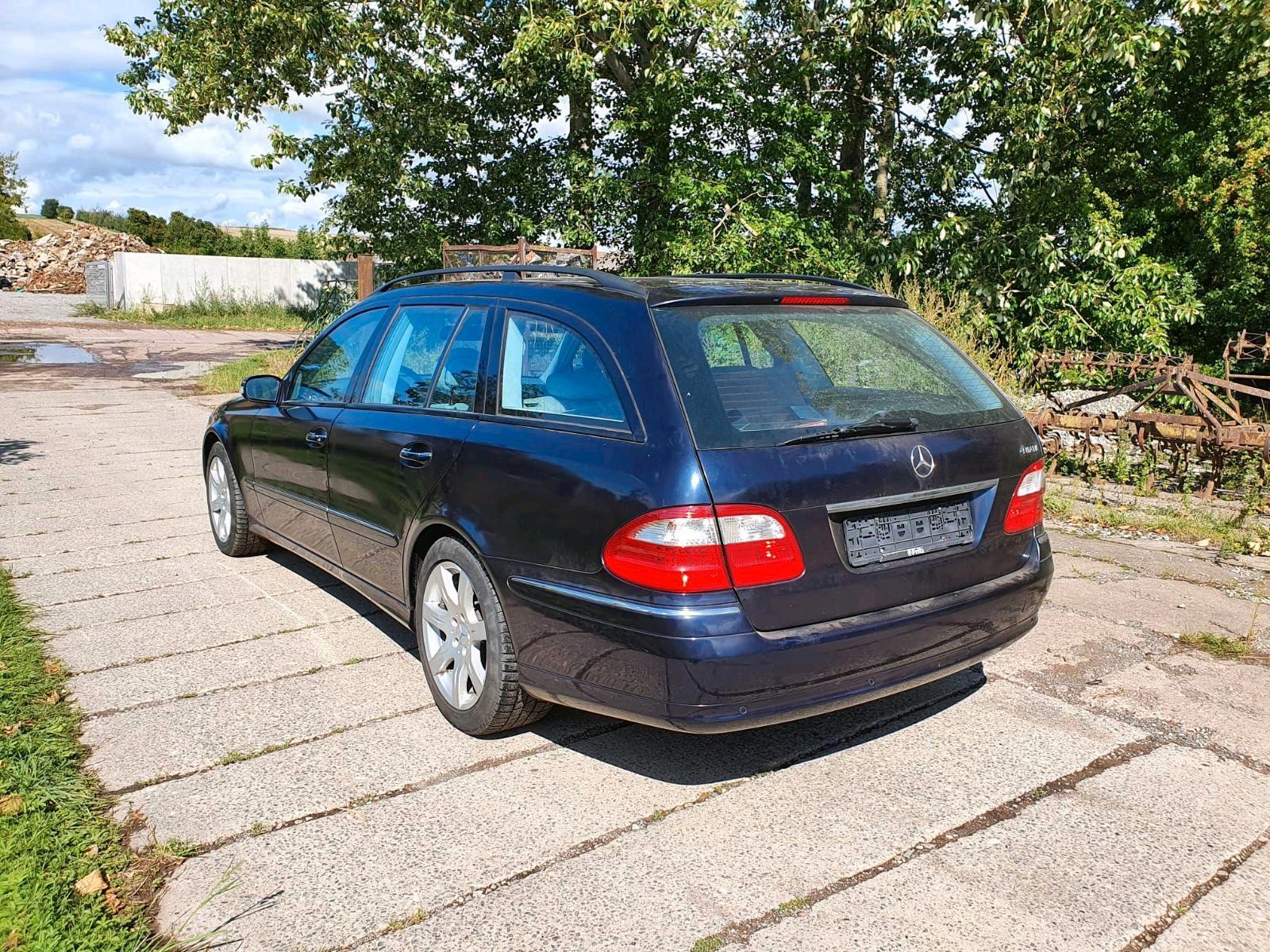 Mercedes-Benz E320 2004 — photo 10