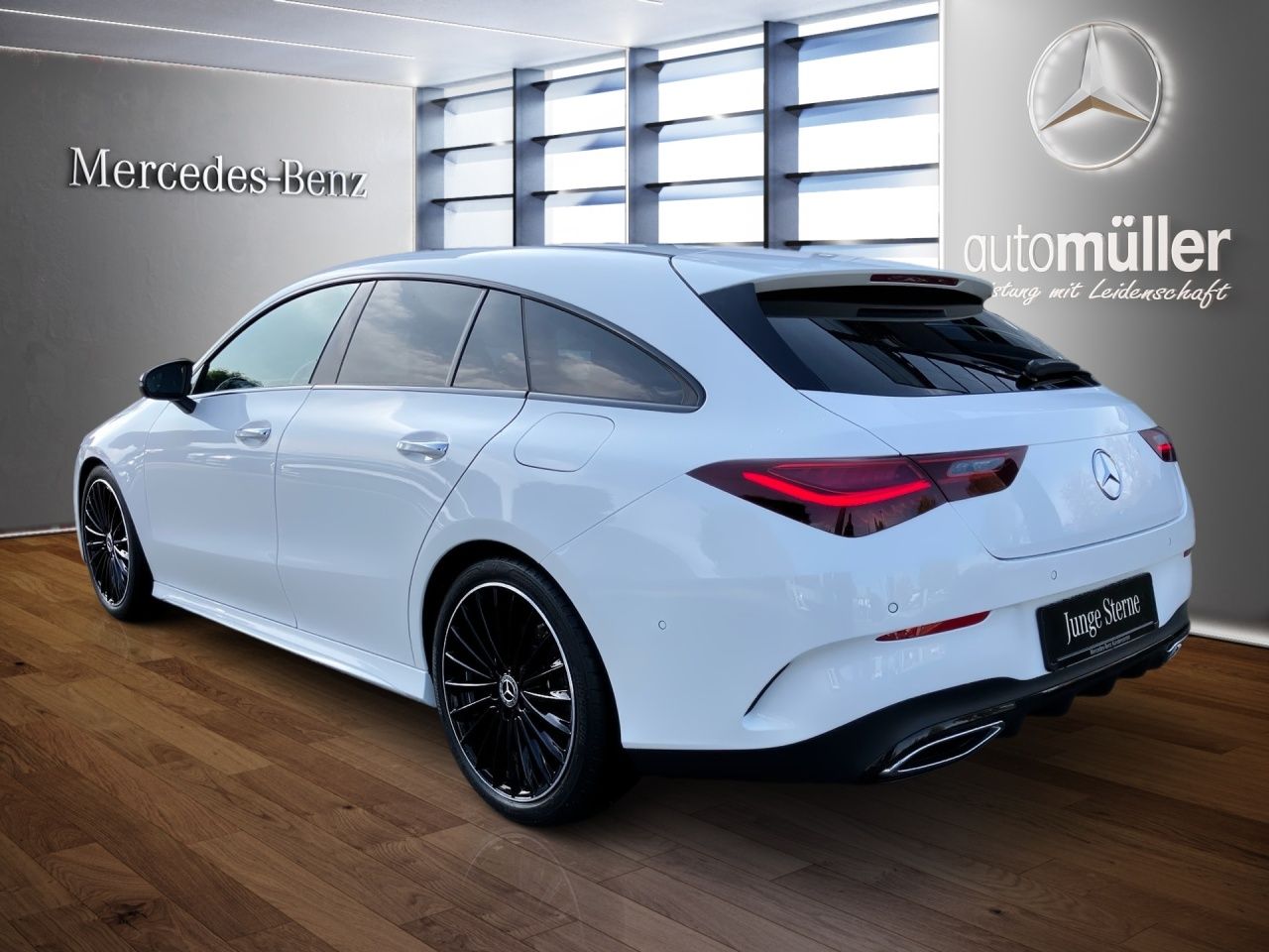 Fahrzeugabbildung Mercedes-Benz CLA 250 4M SB AMG Pano+Night+Burmester+Totw+Ambi