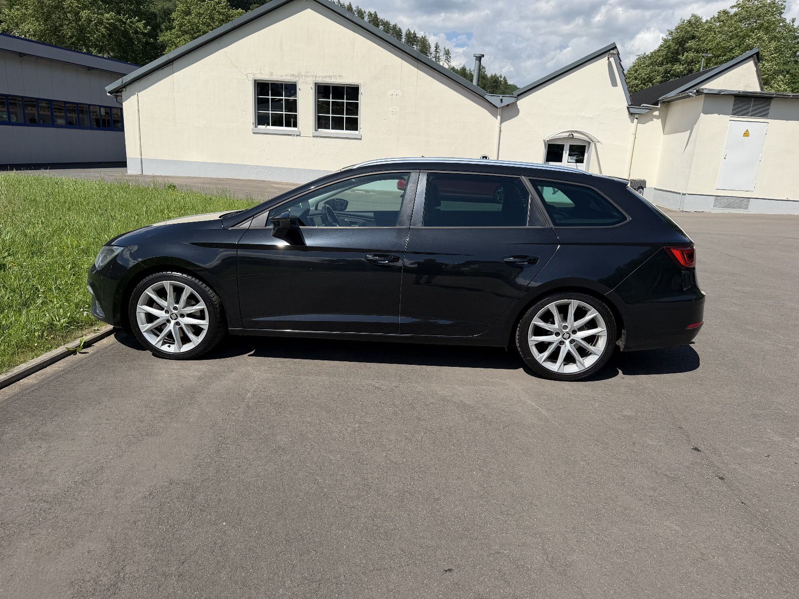 SEAT Leon ST 1.8 TSI 132kW S.&amp;S. FR DSG