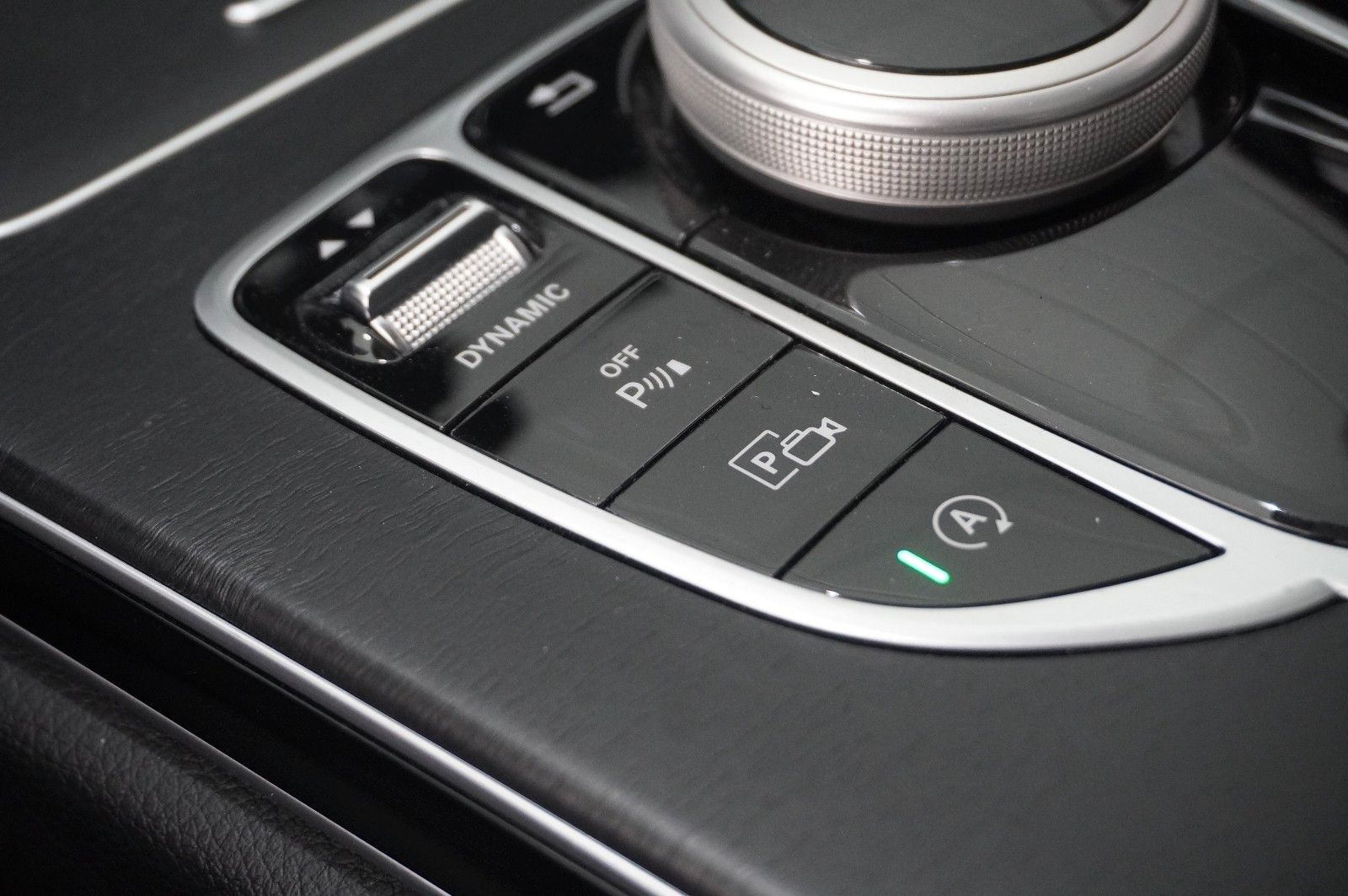 Fahrzeugabbildung Mercedes-Benz C 220 D LIM. AVANTGARDE NAVI/LED/KAMERA/SHZ/AHK