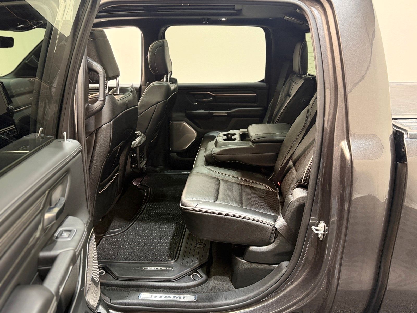 Fahrzeugabbildung Dodge RAM 1500 LIMITED NIGHT CREW CAB 4x4 RAMBOX