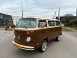 Volkswagen T2 Kombi 5 Sitzer - Volkswagen T2: Kombi