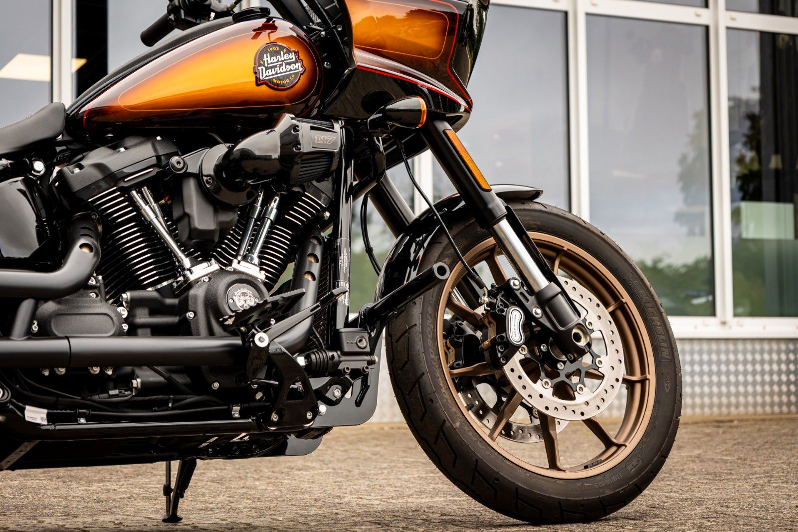 Fahrzeugabbildung Harley-Davidson FXLRST Low Rider ST 117 HeinzBikes Clubstyle SE