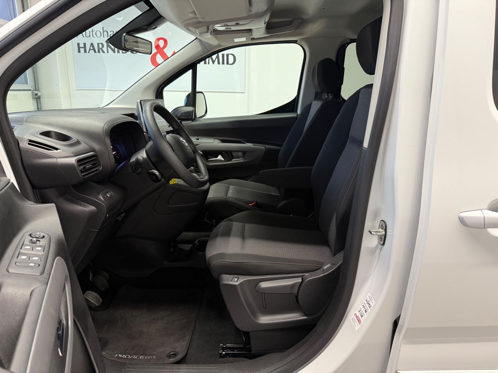 Fahrzeugabbildung Toyota Proace City Verso L1 Shuttle, Apple Car Play
