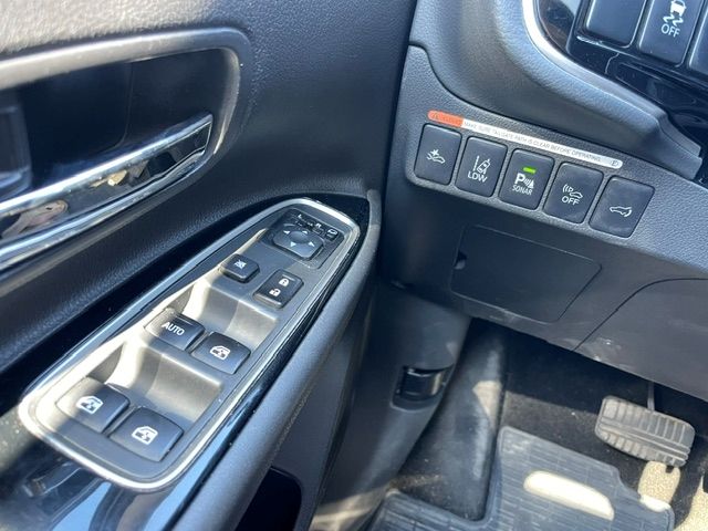 Fahrzeugabbildung Mitsubishi Outlander PHEV Top 4WD 360° AHK Leder DAB Schieb