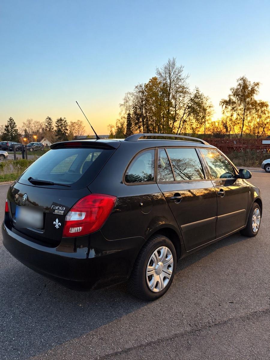 Skoda Fabia 2009 — photo 7