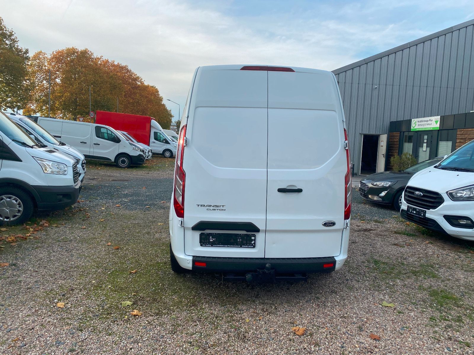 Fahrzeugabbildung Ford Transit Custom Kasten 300L2H2 Trend,AHK,GARANTIE