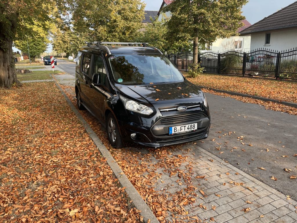 Image of Ford Grand Tourneo