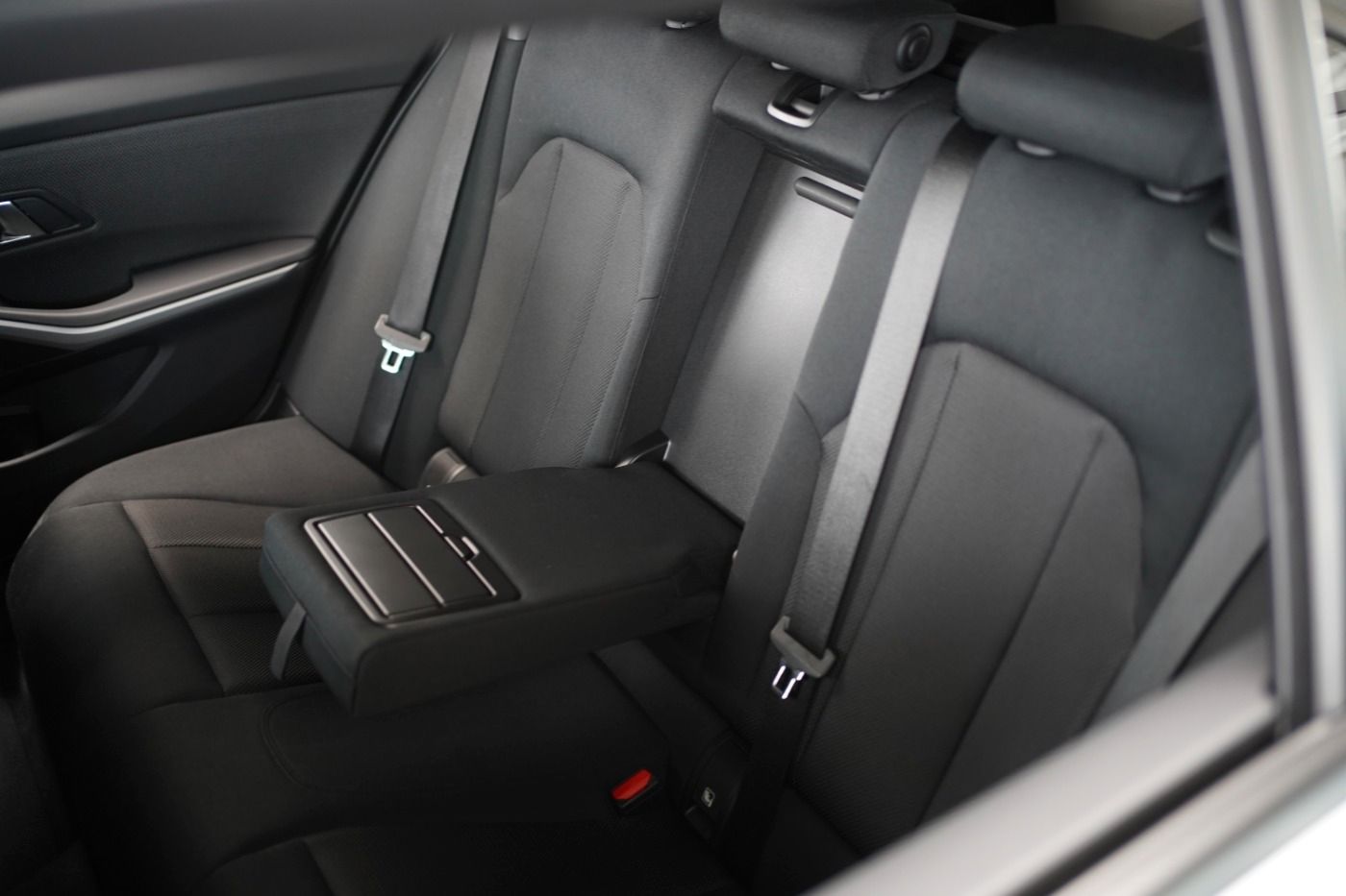 Fahrzeugabbildung BMW 320d Advantage +Driving Assistant+Komfortzugang