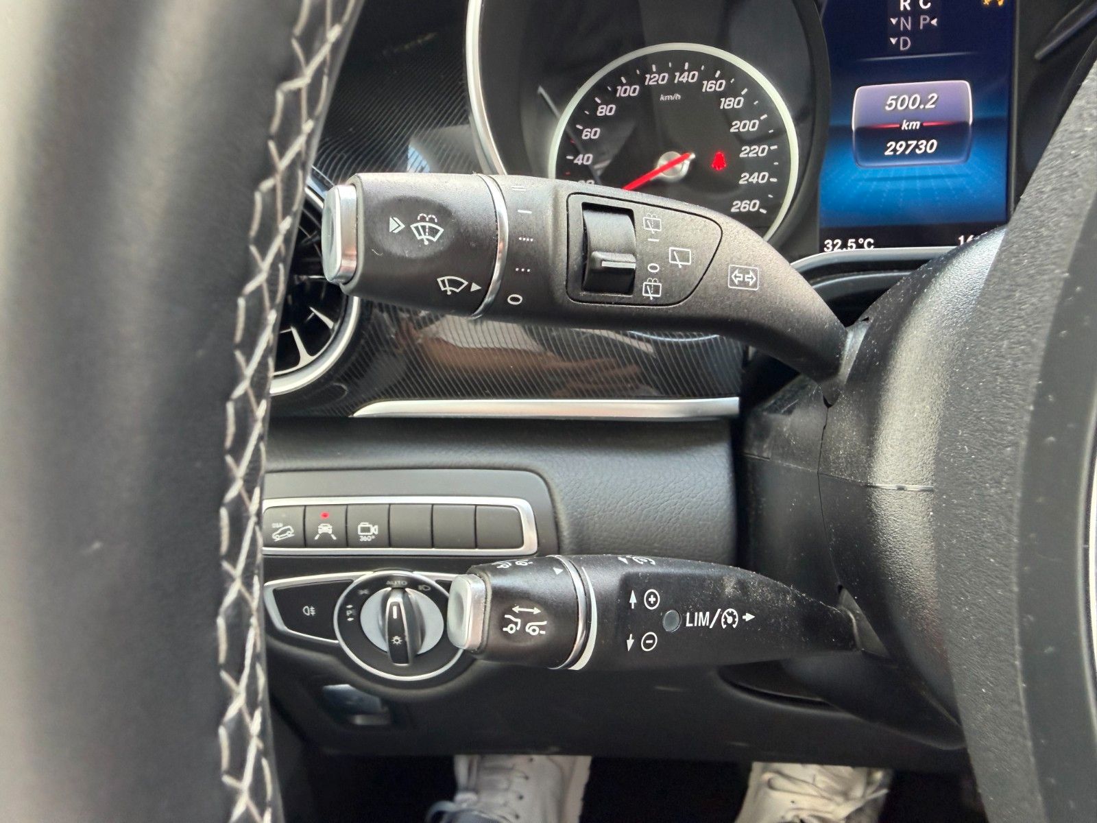 Fahrzeugabbildung Mercedes-Benz V 250 d 4MATIC DISTRONIC 360Kamera 7Sitze