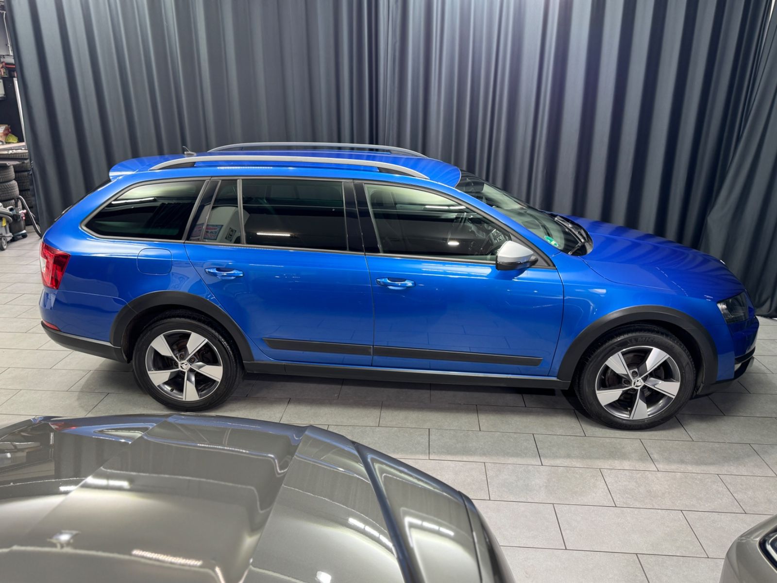Fahrzeugabbildung SKODA Octavia Combi Scout 4x4|NAVI|XENON|CANTON|