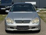 Mercedes-Benz C 200 Kompressor Sportcoupe 163PS Panorama - Mercedes-Benz C 200: Coupé, Sport Kompressor