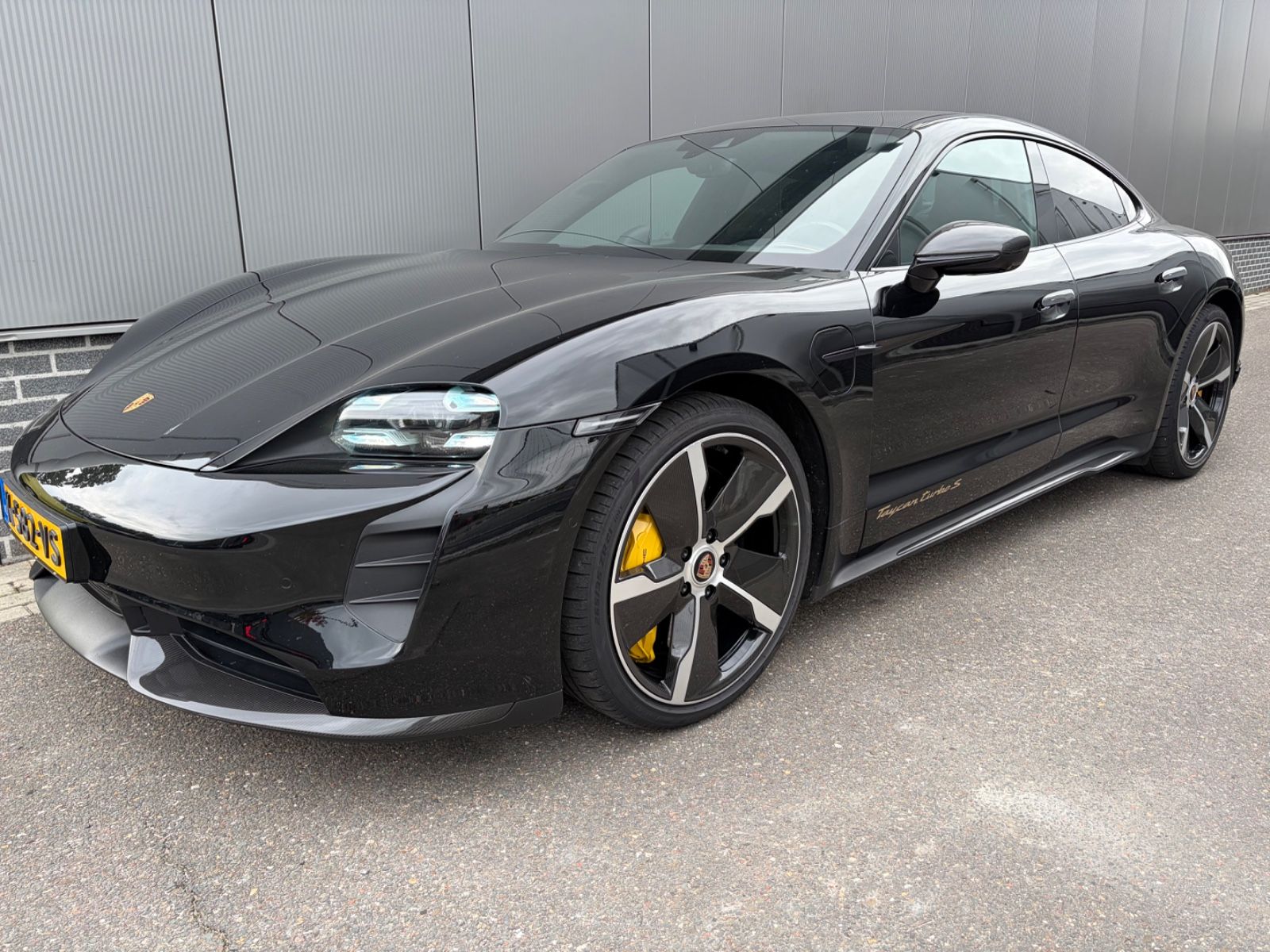 Porsche Taycan Turbo S Burmester/ Sitzbeluft/ Carbon