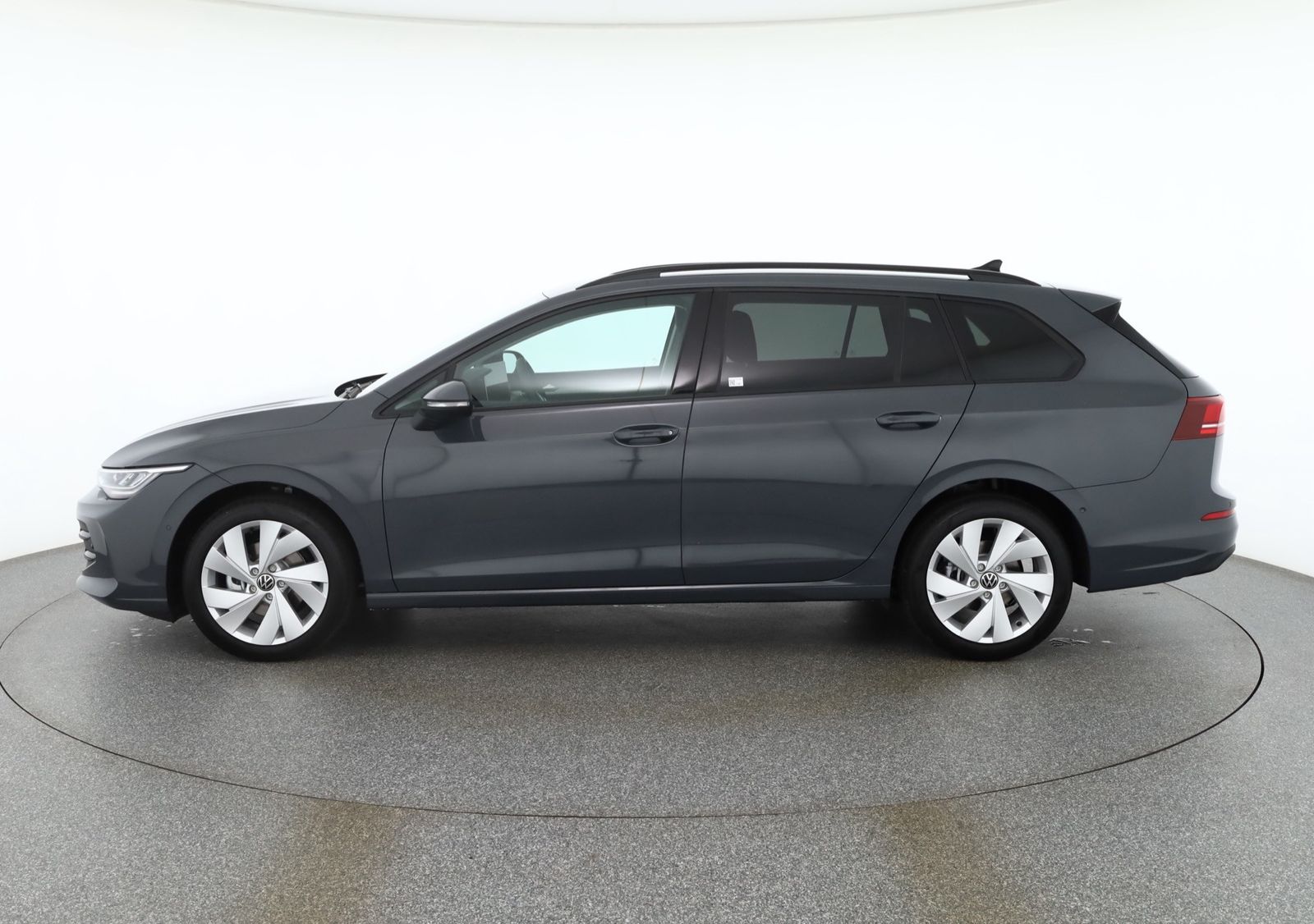 Volkswagen Golf VIII Variant e1.5 TSI DSG LED ACC AHK imagem 2
