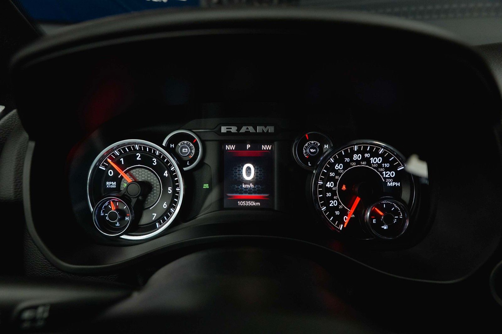 Fahrzeugabbildung Dodge RAM 5.7 V8 HEMI 4x4 OFFROAD Night-Paket *LED*