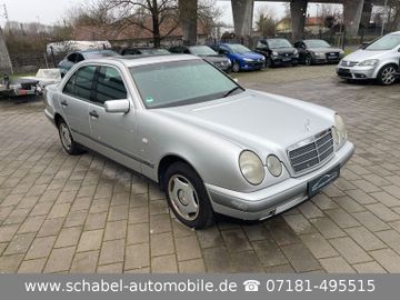Mercedes E 200 - 8
