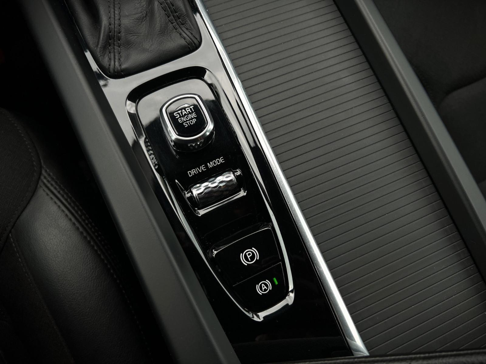 Volvo V60 Kombi Momentum Pro*AUTOMATIK*NAVI*LED*KAMERA