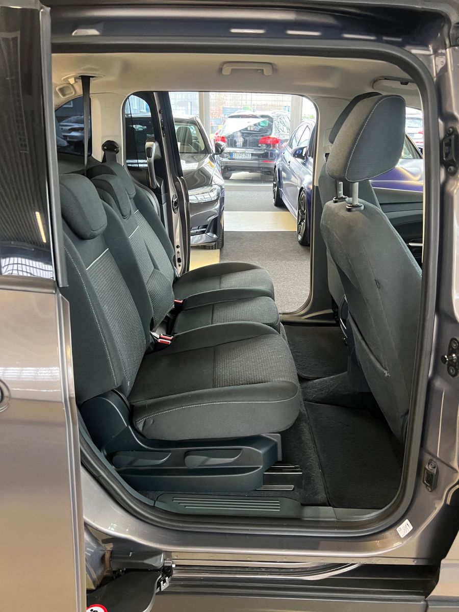 Fahrzeugabbildung Ford Grand C-MAX 1.6 Champions Edition