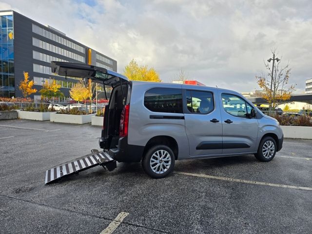 Fiat Doblò 4 Kombi XL Rollstuhlgerecht Rollstuhlrampe