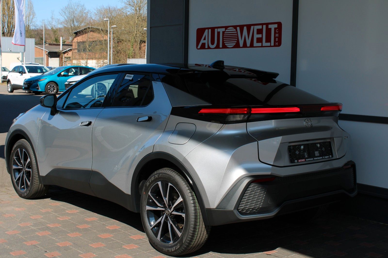 Fahrzeugabbildung Toyota C-HR Hybrid Teamplayer