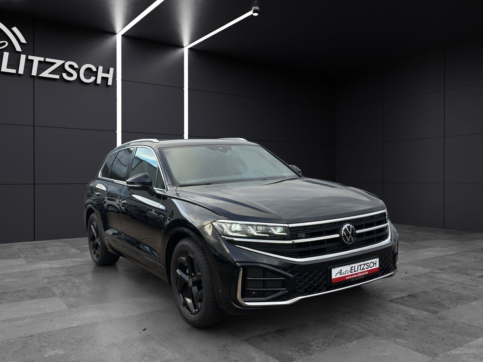 Fahrzeugabbildung Volkswagen Touareg 3.0 TDI 4M R-Line AHK MATRIX