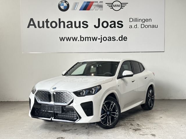 BMW iX2 Komfortzugang, M Sportpaket, AHK Head-Up