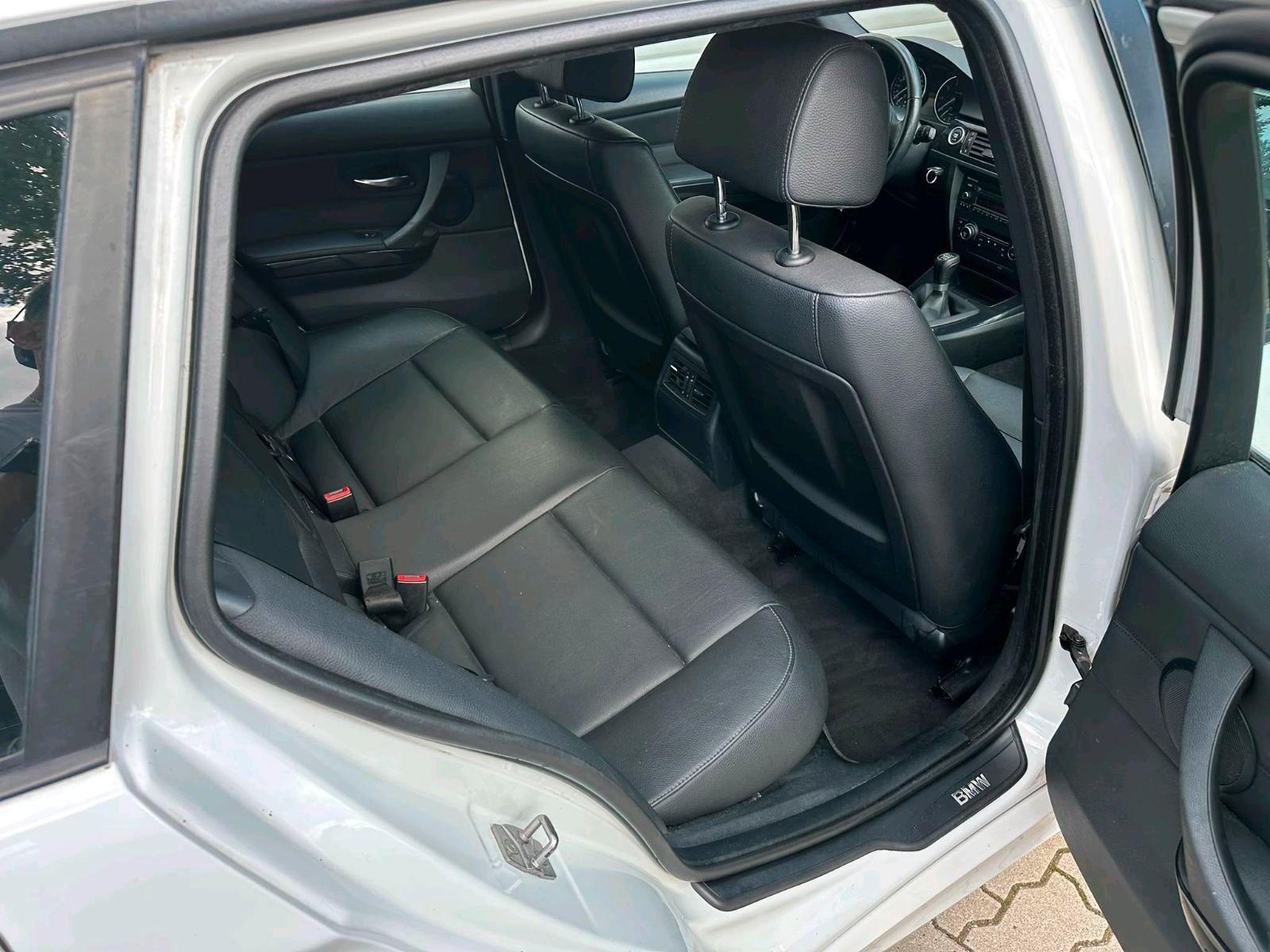BMW 114 2009 — photo 12