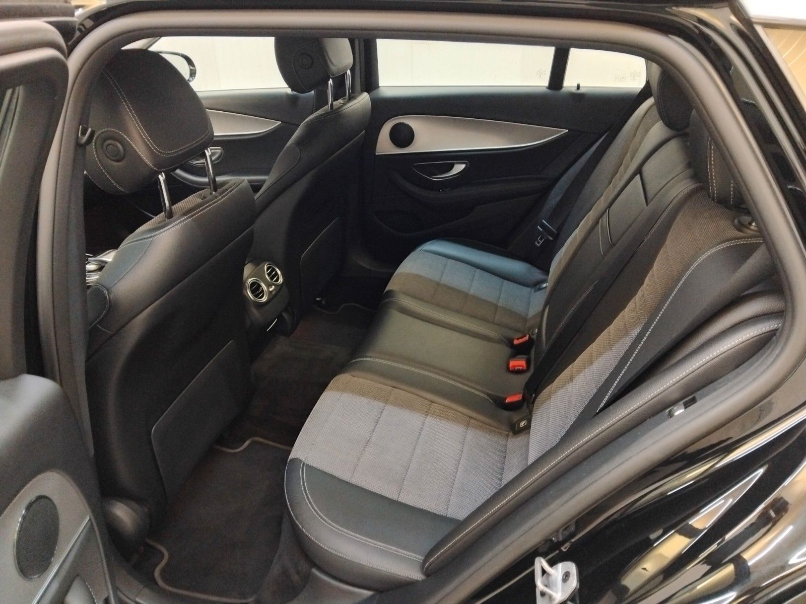 Mercedes-Benz E 200 (06/2026, Benzin)
