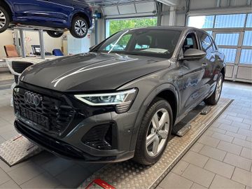 Audi Q8 e-tron - 1