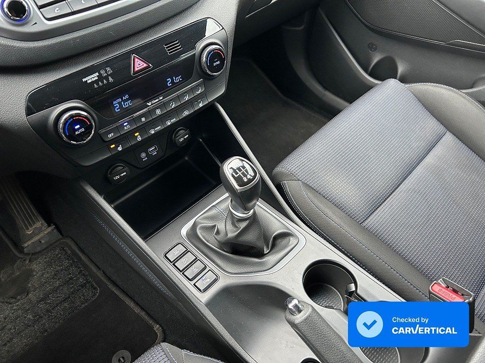 Fahrzeugabbildung Hyundai TUCSON 1.6T 4WD INTRO AHK 1.HAND NAV+KAMERA+PDC+