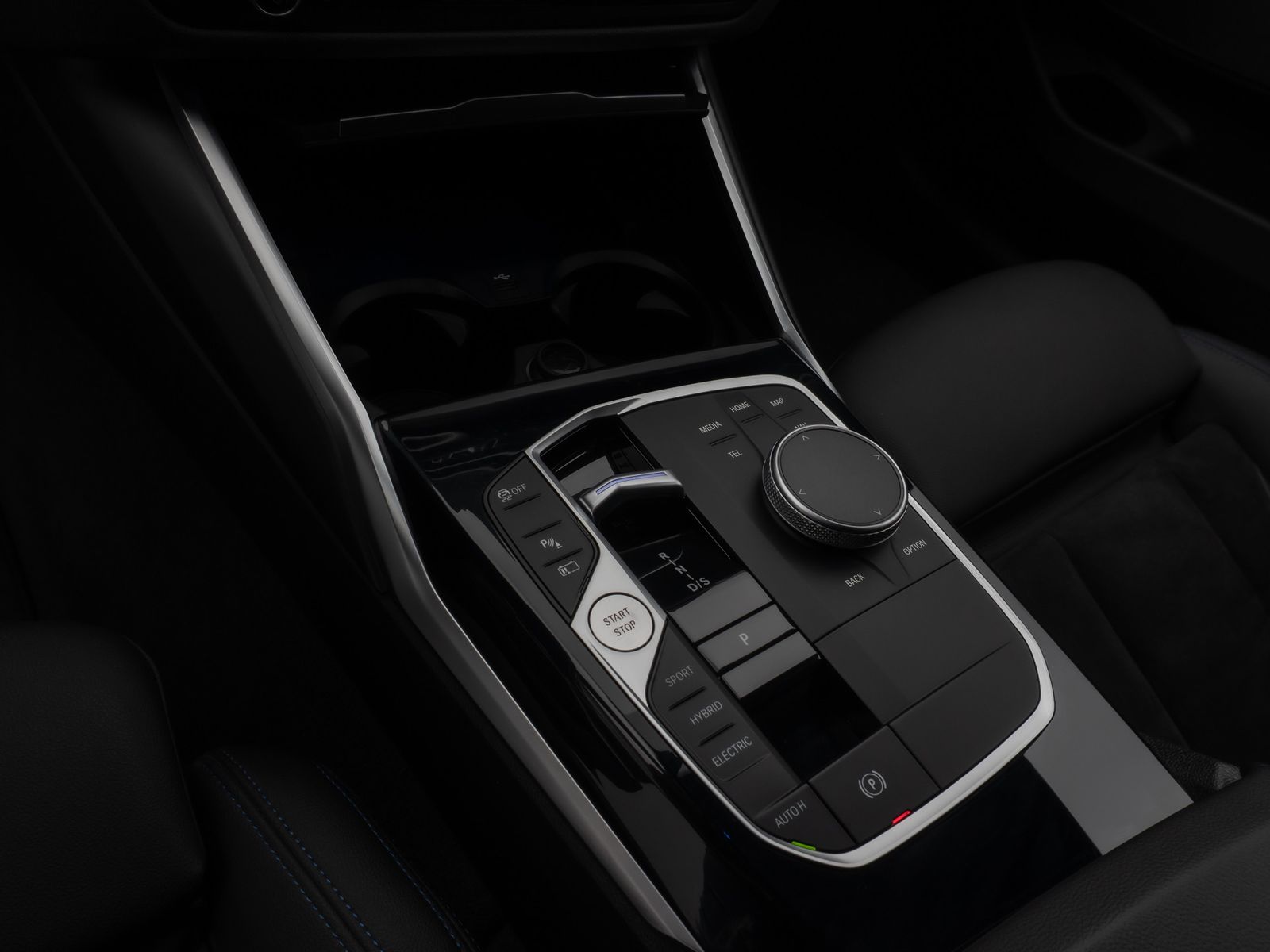 Fahrzeugabbildung BMW 330e xD MSport Kamera HUD DAB H/K Komfort 18Zoll