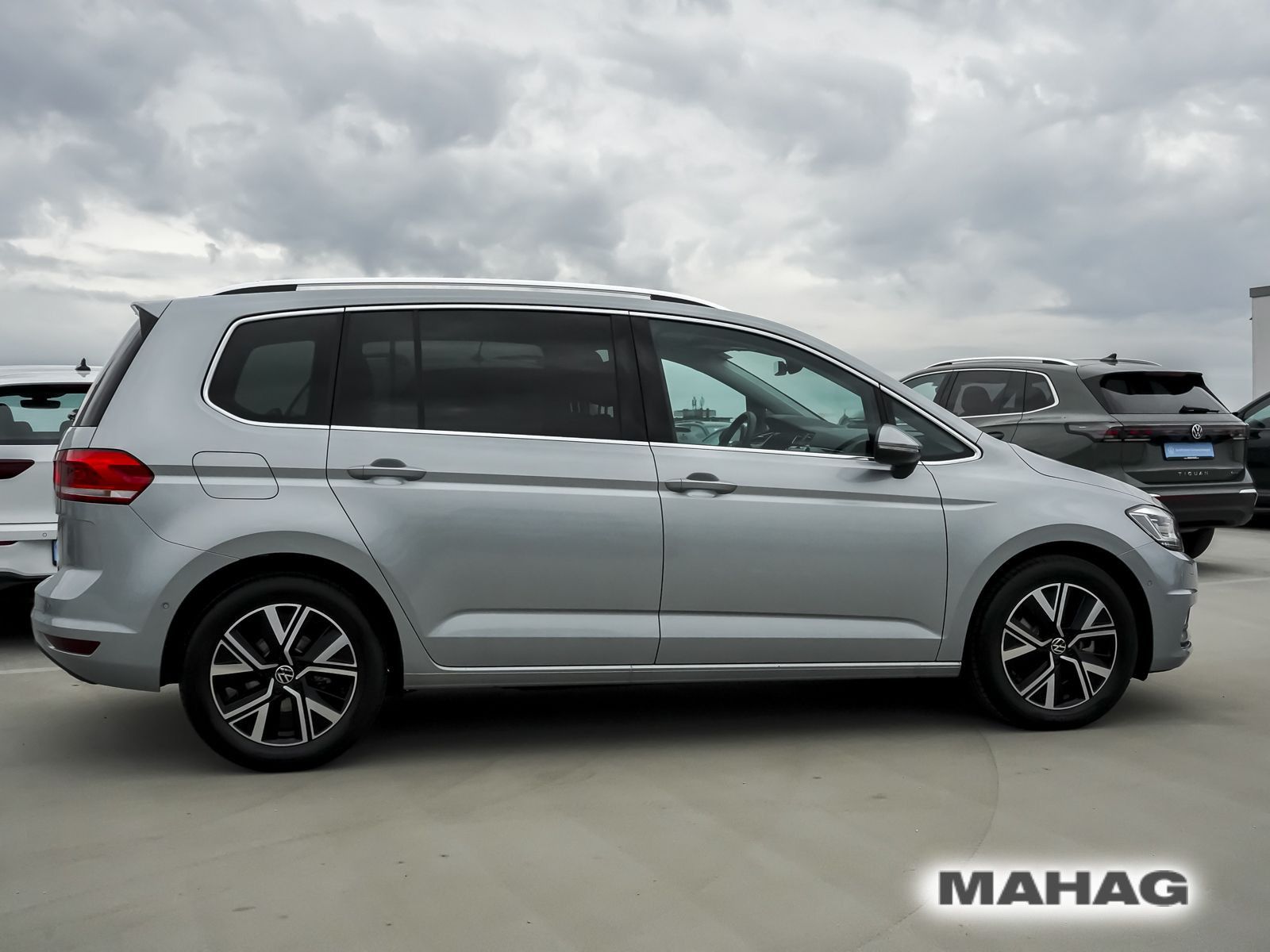 Volkswagen Touran Highline 2.0 TDI AHK ACC LED Navi RearVie foto 5