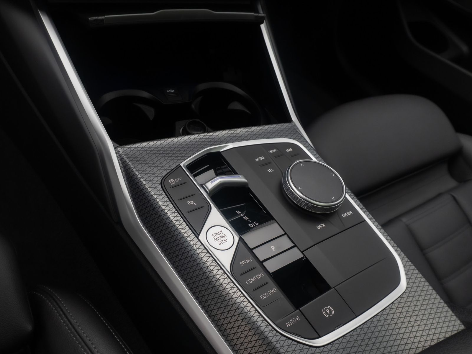 Fahrzeugabbildung BMW 330d xD M Sport ACC Kamera H/K Panorama HUD 19"